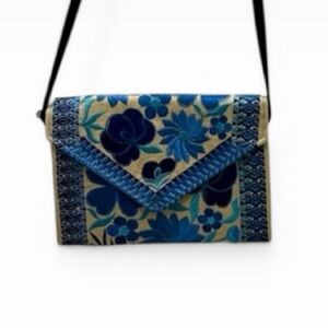 Handmade Embroidered Crossbody Purse – Yucatán Mexico – New